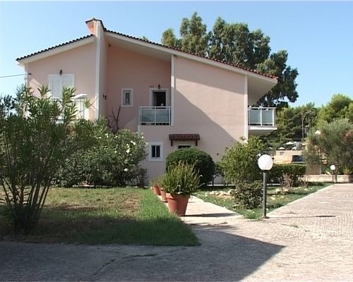 Aloni Studios & Apartments Ласи Екстериор снимка