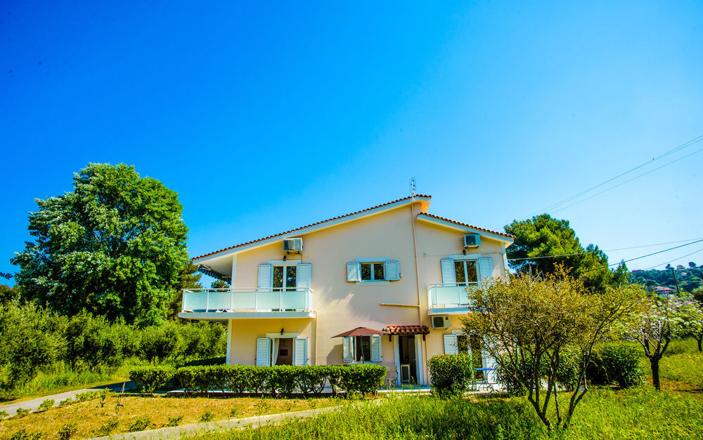 Aloni Studios & Apartments Ласи Екстериор снимка