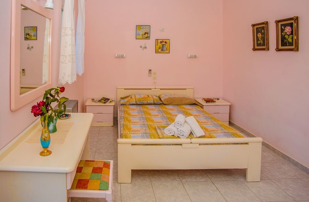 Aloni Studios & Apartments Ласи Екстериор снимка