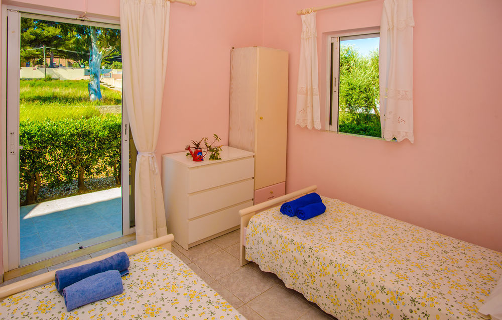 Aloni Studios & Apartments Ласи Екстериор снимка